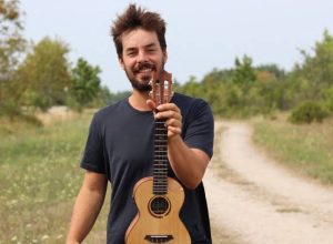 Ben au ukulele